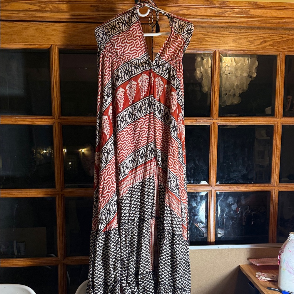 Elegant Black and Red Patterned Maxi Dress